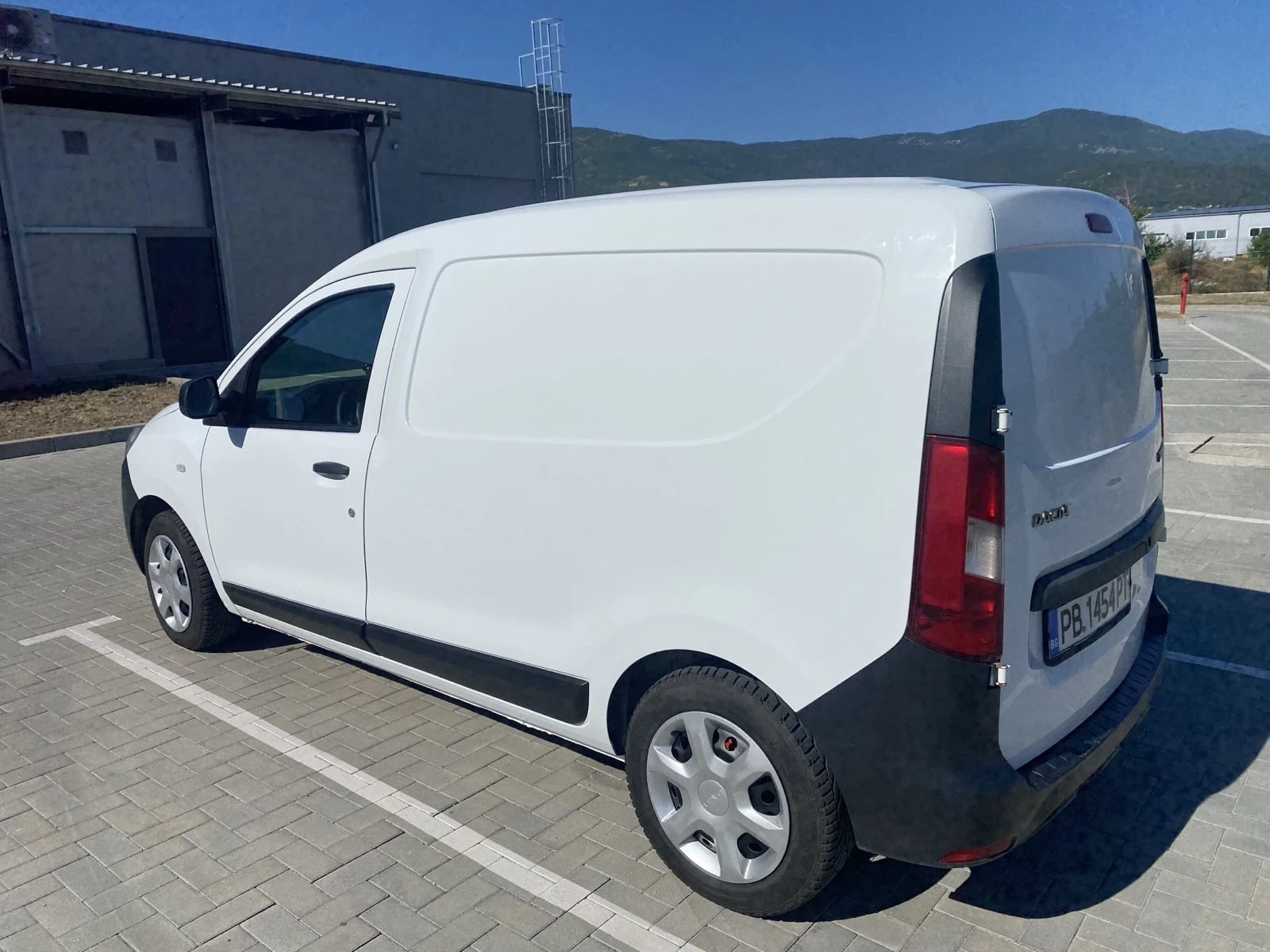 Dacia Dokker 1.5, снимка 3 - Автомобили и джипове - 55430110
