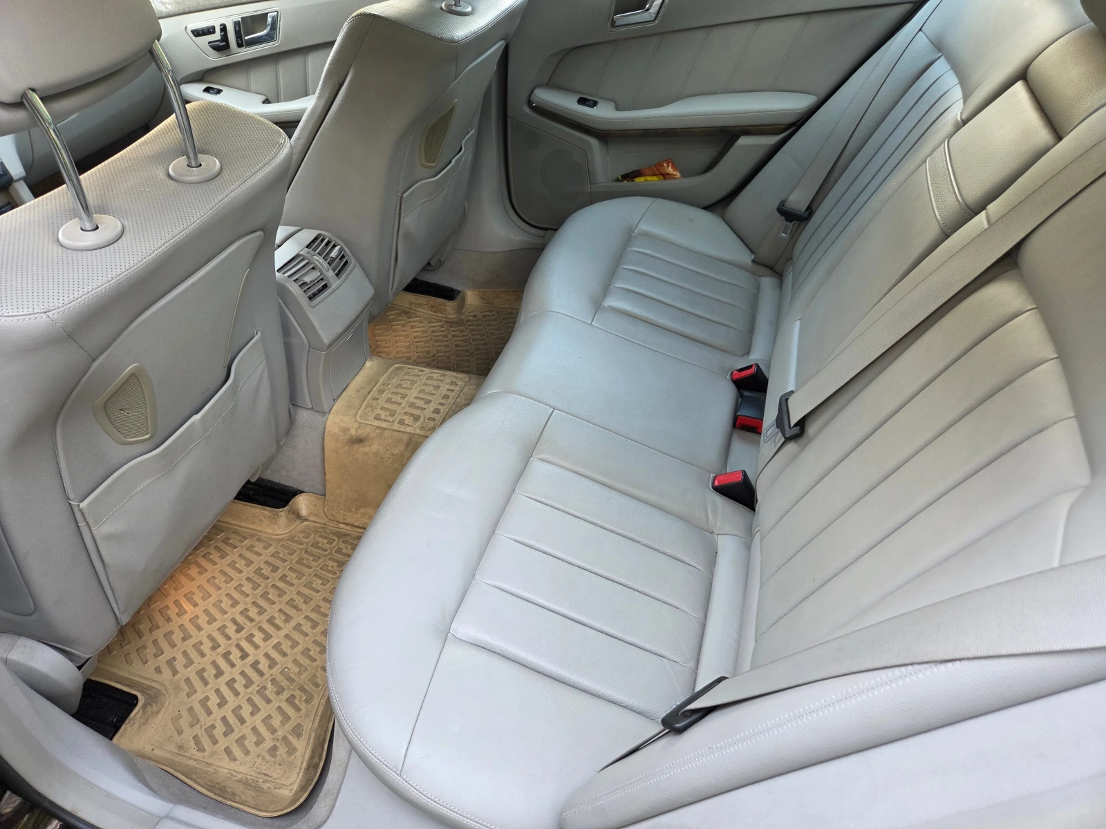 Mercedes-Benz E 350, снимка 11 - Автомобили и джипове - 55604508