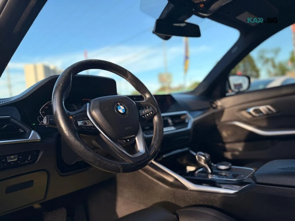 BMW 330 xDrive * АвтоКредит * (ЦЕНА ДО БГ), снимка 14 - Автомобили и джипове - 55972913