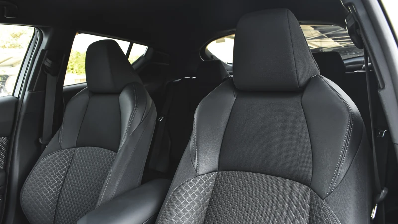 Toyota C-HR 2.0 Hybrid Club Automatic, снимка 10 - Автомобили и джипове - 51263991