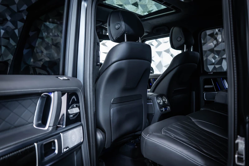 Mercedes-Benz G 63 AMG Carbon* Burmester* 360, снимка 14 - Автомобили и джипове - 51891909