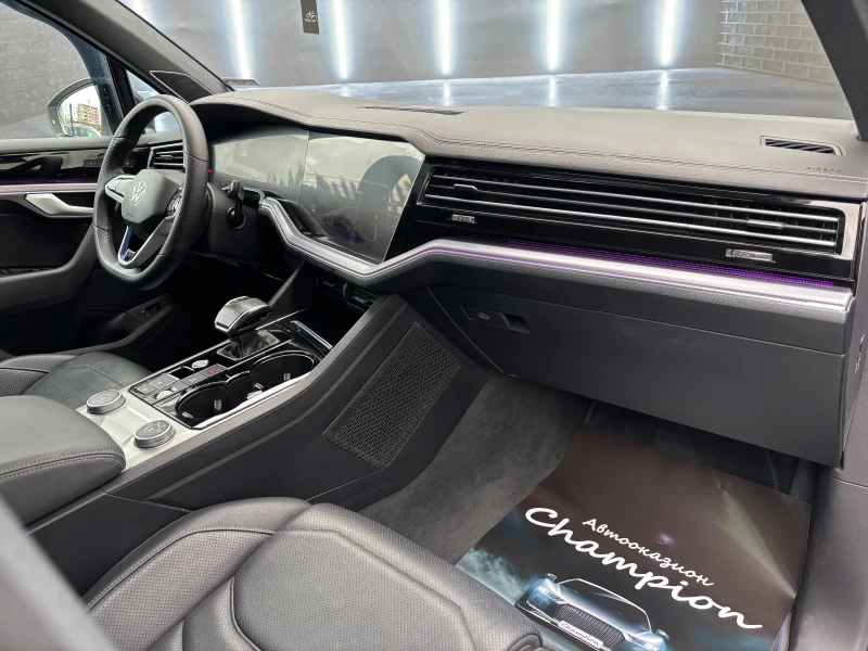 VW Touareg R 3.0I V6, снимка 11 - Автомобили и джипове - 52388001