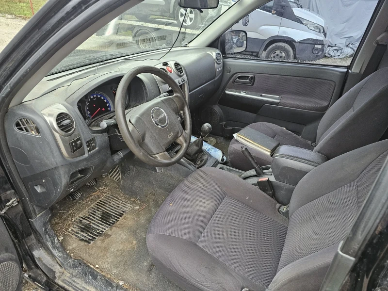 Isuzu D-max Klimatik, снимка 10 - Автомобили и джипове - 52636635
