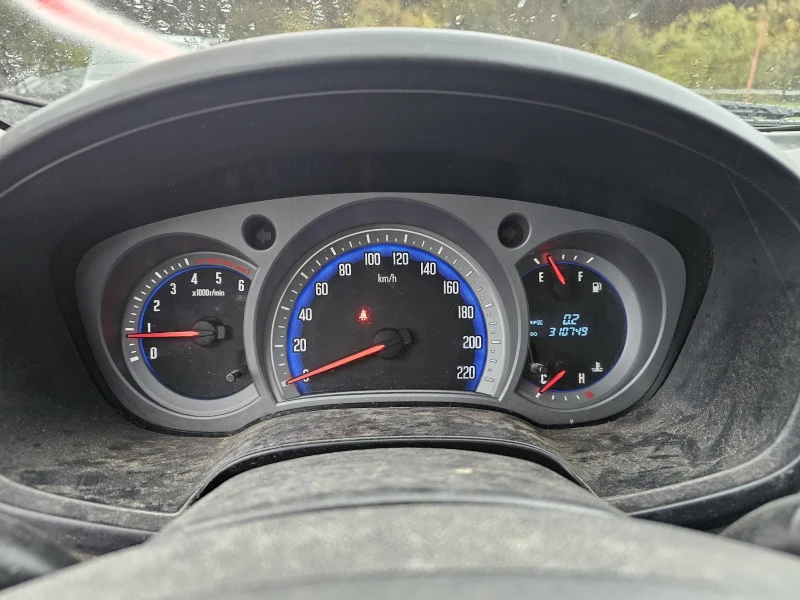 Isuzu D-max Klimatik, снимка 11 - Автомобили и джипове - 52636635