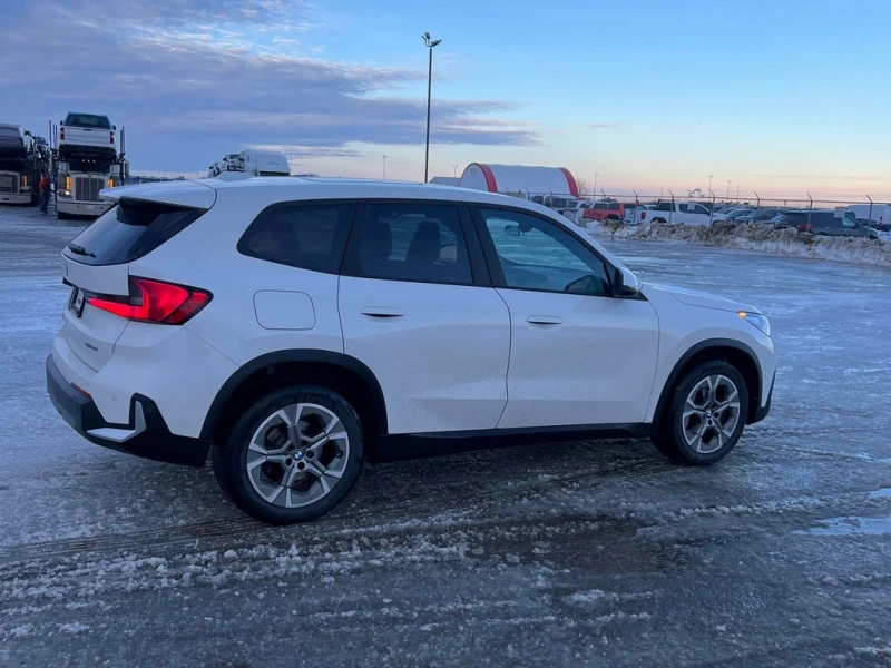 BMW X1 2024 xDrive28i * CARFAX * БЕЗ ПЪРВОНАЧАЛНА ВНОСКА, снимка 4 - Автомобили и джипове - 53215637