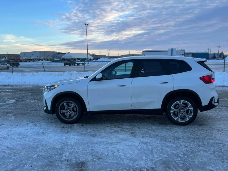 BMW X1 2024 xDrive28i * CARFAX * БЕЗ ПЪРВОНАЧАЛНА ВНОСКА, снимка 3 - Автомобили и джипове - 53215637