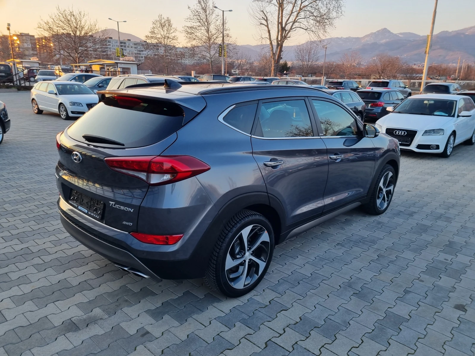 Hyundai Tucson 2.0CRDi-136кс 4х4 * ПАНОРАМА* 112хил.км EURO 6B - изображение 6