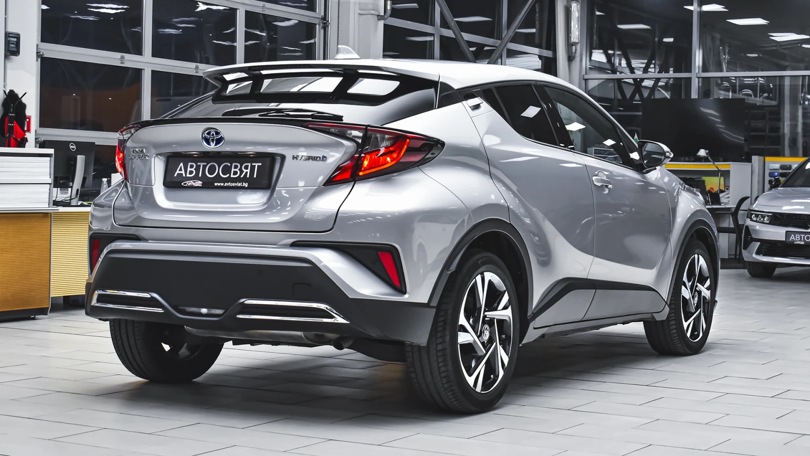 Toyota C-HR 2.0 Hybrid Club Automatic - изображение 6