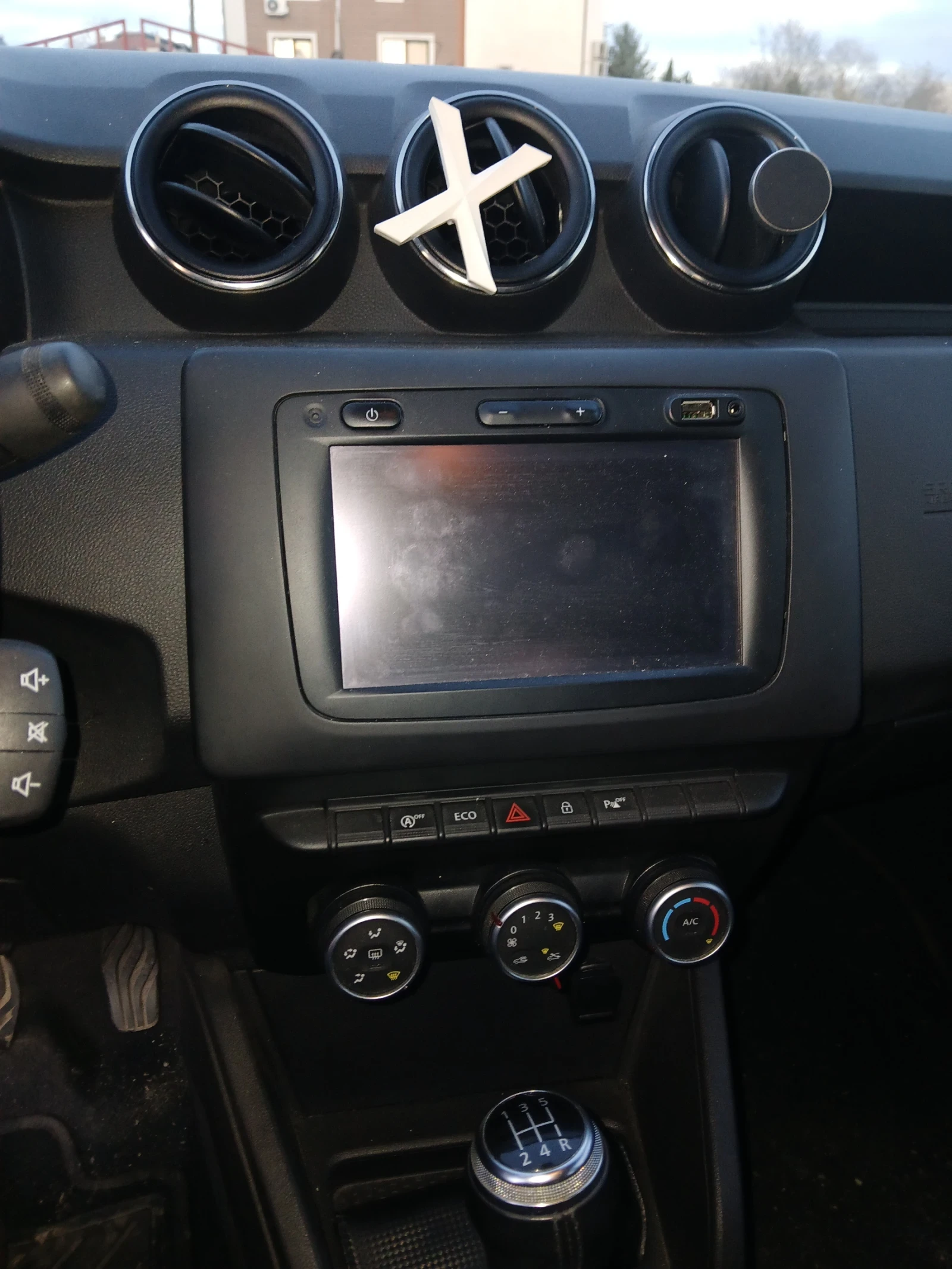 Dacia Duster Газ/бензин, снимка 5 - Автомобили и джипове - 54174590