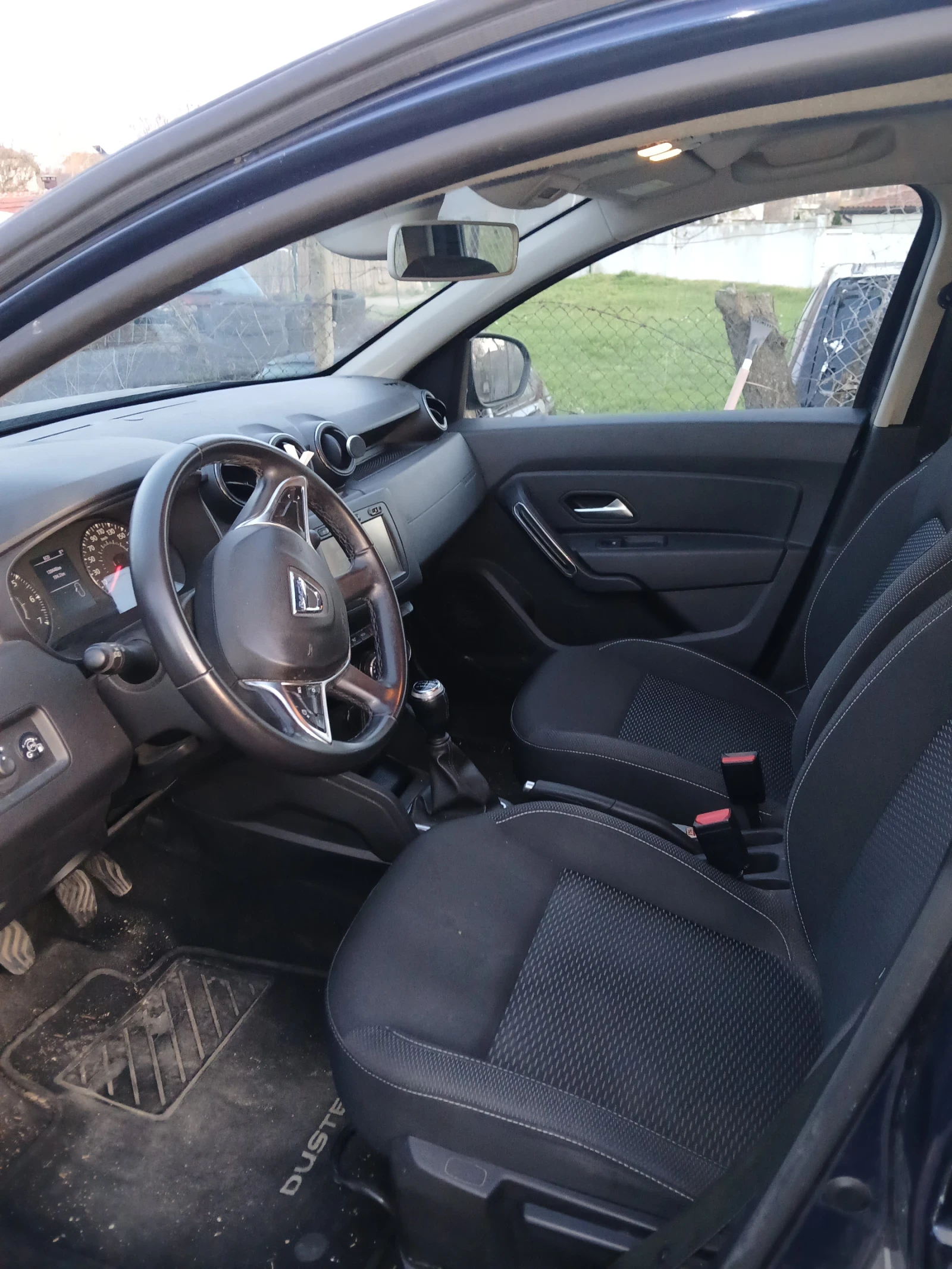 Dacia Duster Газ/бензин, снимка 6 - Автомобили и джипове - 54174590