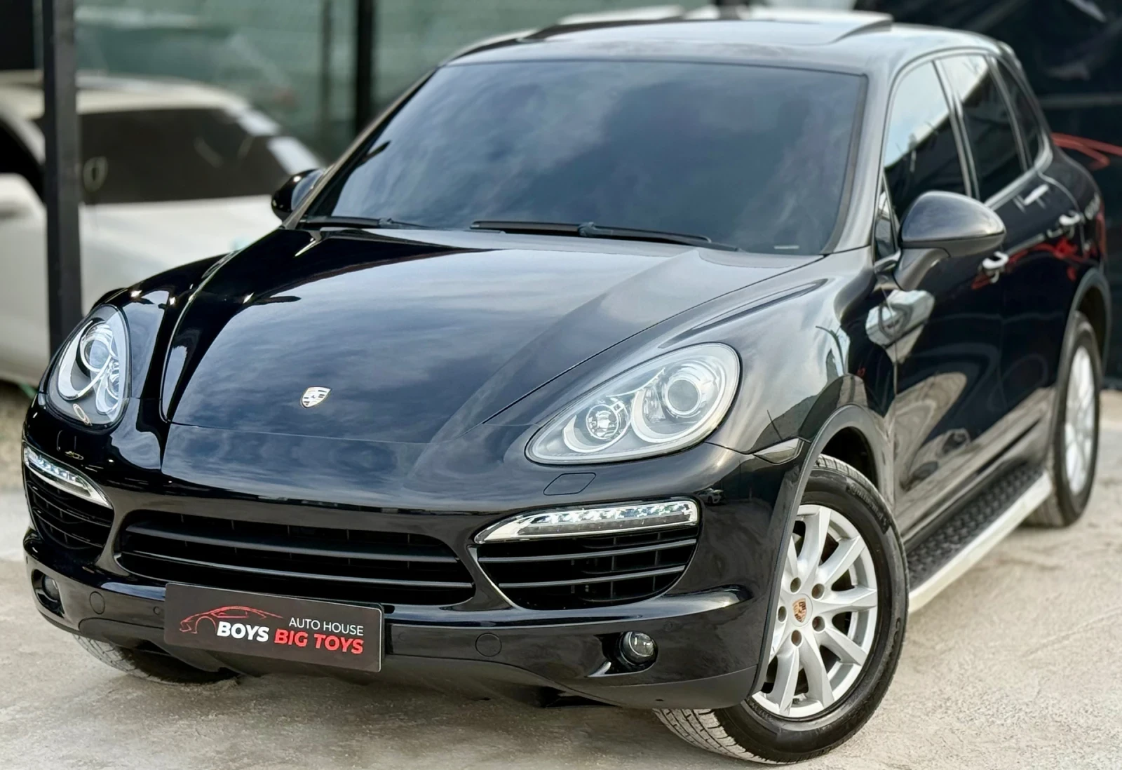 Porsche Cayenne * Chrono* Панорама* Подгрев* BlackEdition* Уникат, снимка 2 - Автомобили и джипове - 54466913