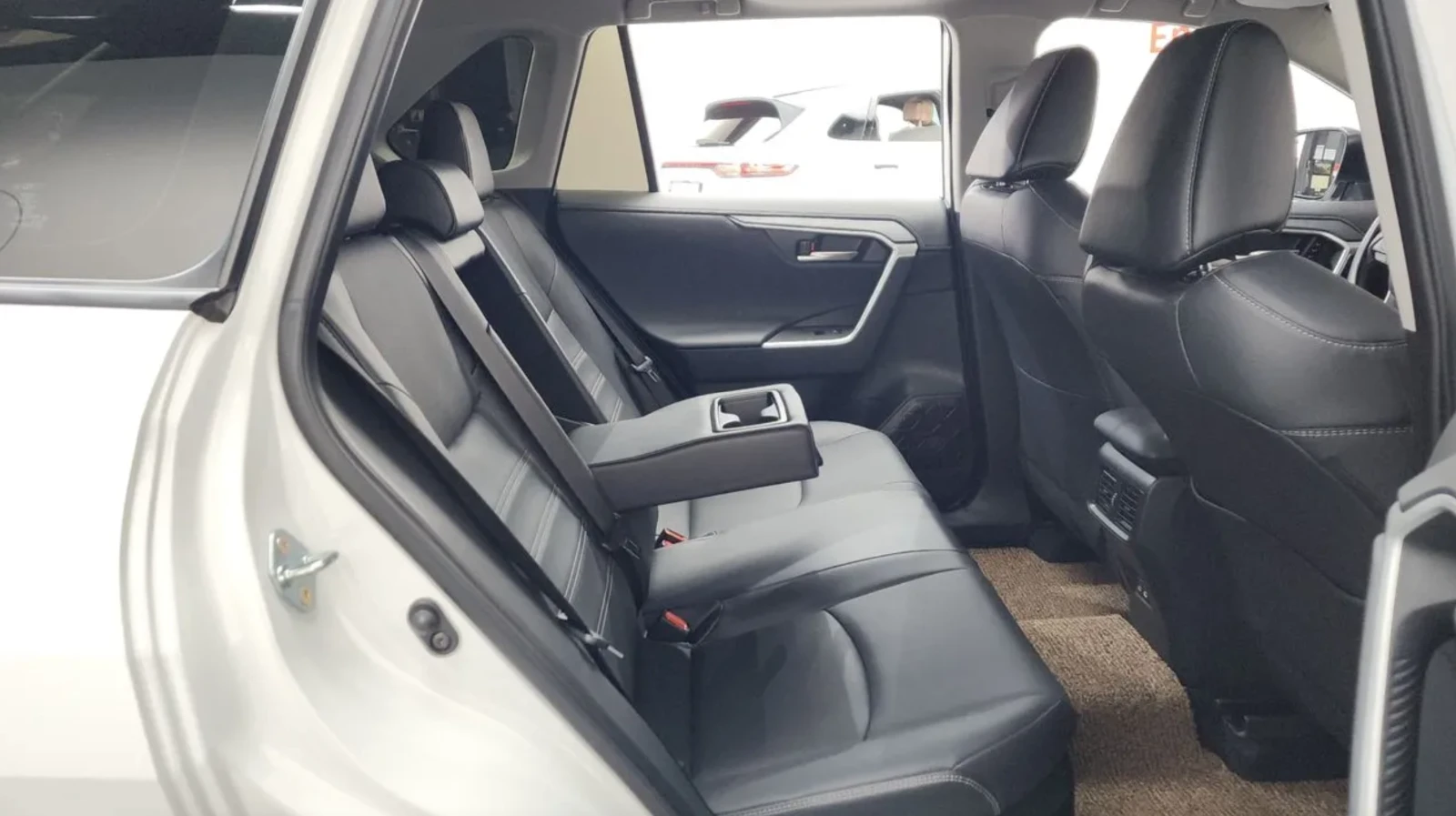 Toyota Rav4 AWD | ОБДУХВАНЕ| DISTRONIC| LANE ASSIST    , снимка 13 - Автомобили и джипове - 54621185