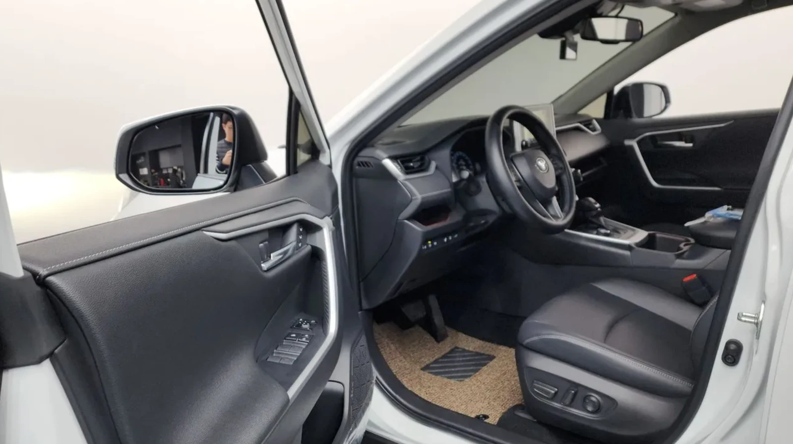 Toyota Rav4 AWD | ОБДУХВАНЕ| DISTRONIC| LANE ASSIST    , снимка 7 - Автомобили и джипове - 54621185
