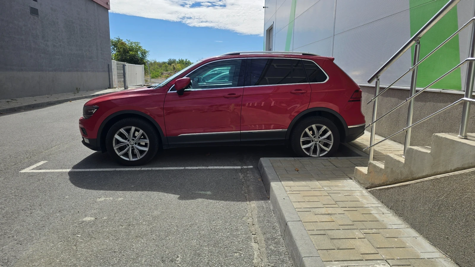 VW Tiguan Tiguan Highline 4MOTION 2.0 l TDI SCR, снимка 8 - Автомобили и джипове - 55214269