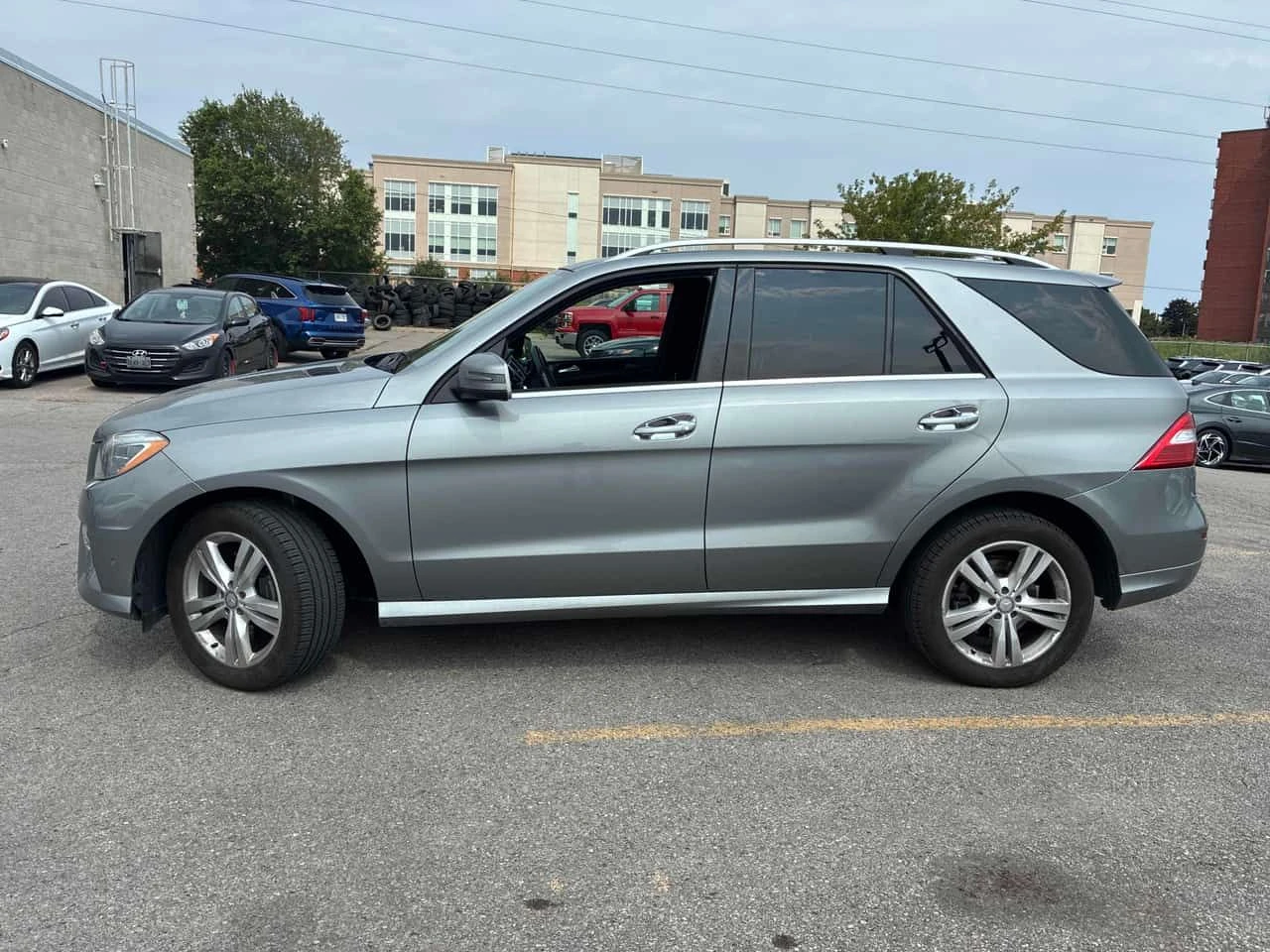 Mercedes-Benz ML 350 * BlueTEC * АВТОКРЕДИТ БЕЗ ПЪРВОНАЧАЛНА ВНОСКА* , снимка 2 - Автомобили и джипове - 55476736