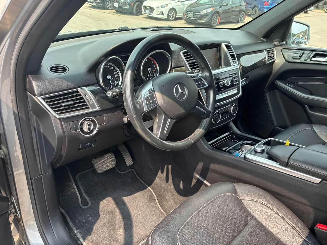 Mercedes-Benz ML 350 * BlueTEC * АВТОКРЕДИТ БЕЗ ПЪРВОНАЧАЛНА ВНОСКА* , снимка 5 - Автомобили и джипове - 55476736