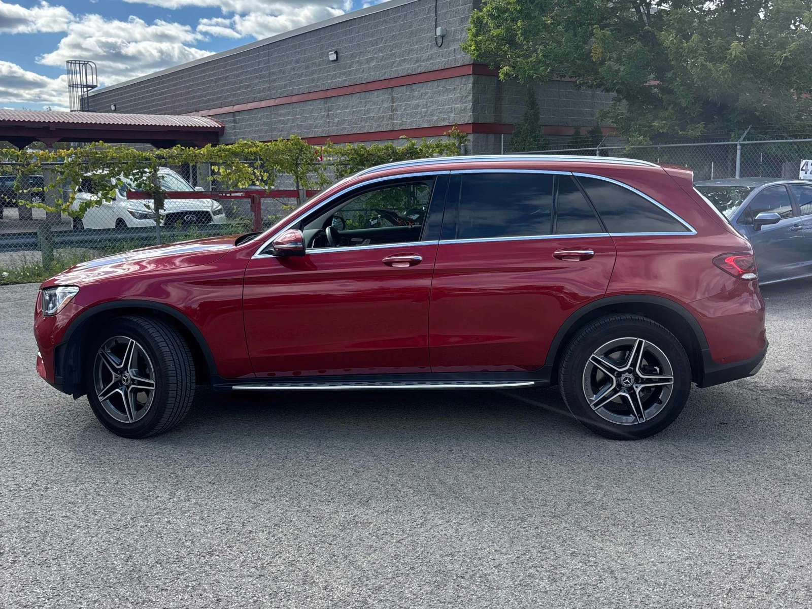 Mercedes-Benz GLC 300 * FULL DIGITAL * ДИСТРОНИК * HEAD-UP * 360 КАМЕРА, снимка 2 - Автомобили и джипове - 56088456