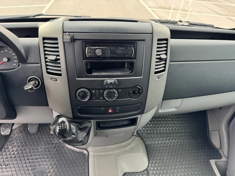 VW Crafter 2.5 D, снимка 12 - Бусове и автобуси - 52362829