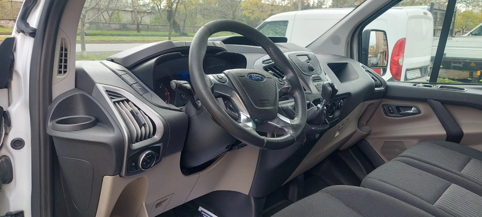 Ford Transit Custom 2.0 tdci клима, снимка 11 - Бусове и автобуси - 54283719