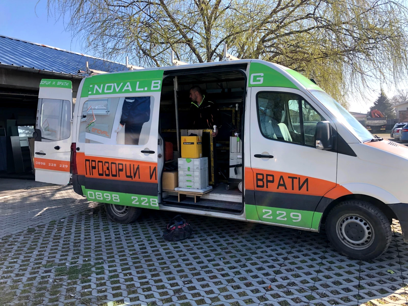 VW Crafter 2.5 TDI, снимка 6 - Бусове и автобуси - 55165081