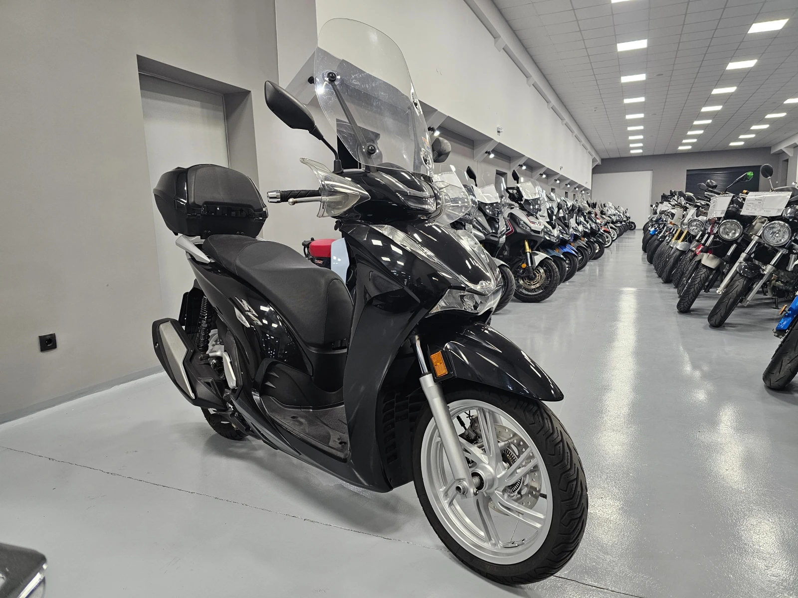 Honda Sh 350ie, ABS-TCS, Led, Keyless, 2021. | Mobile.bg   1