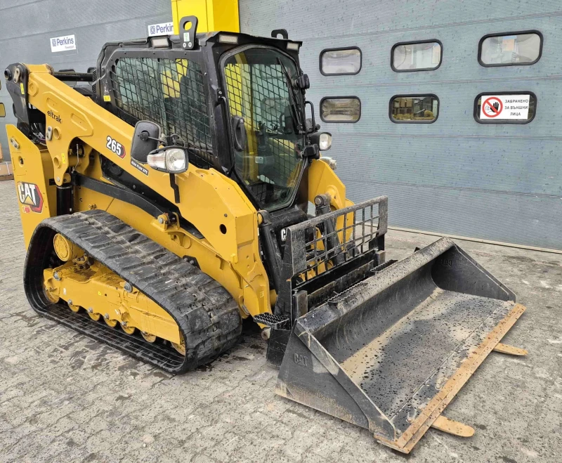 Мини челни товарачи Cat 265