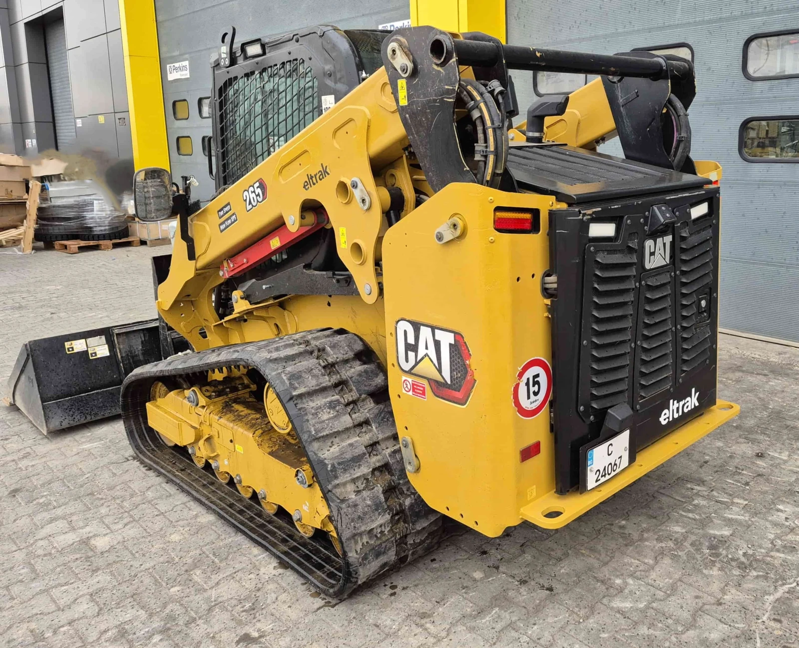 Мини челни товарачи Cat 265 - изображение 3