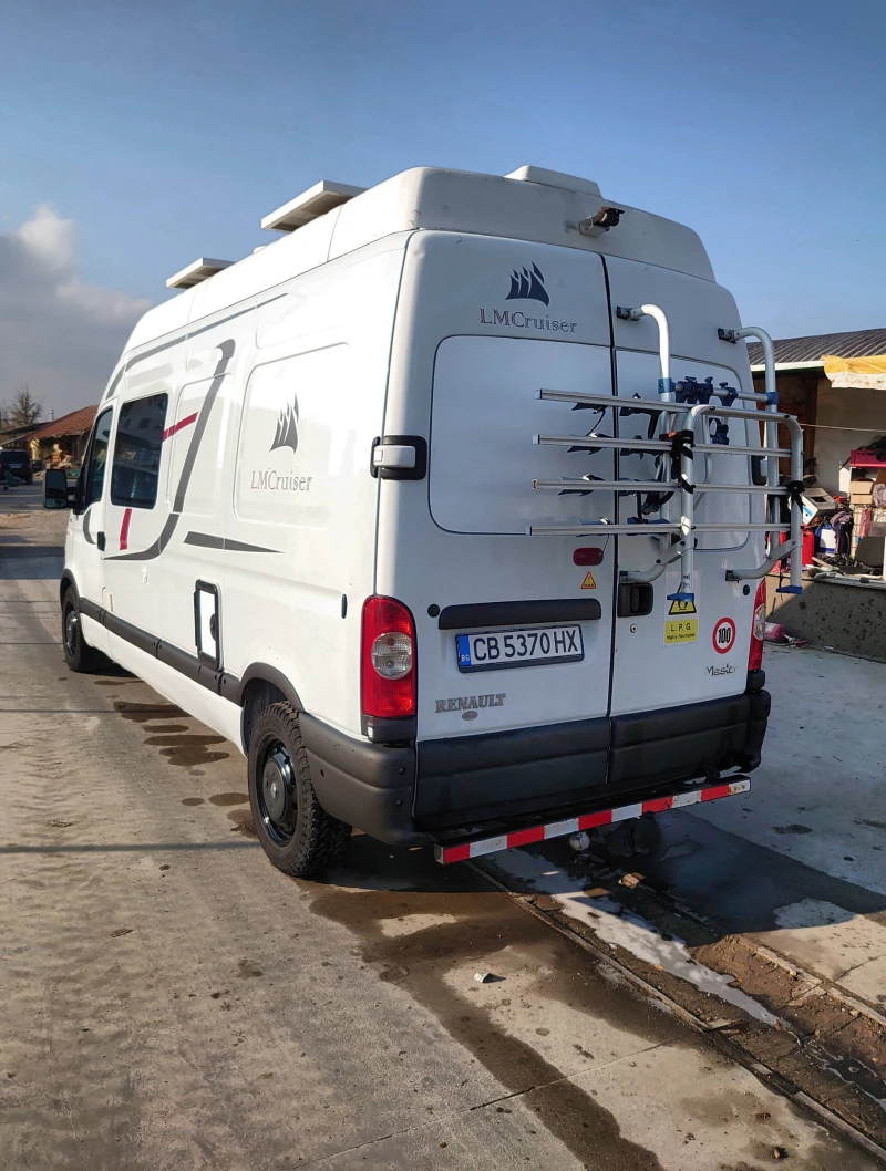 Кемпер LMC Cruiser 6m, снимка 2 - Каравани и кемпери - 50605137