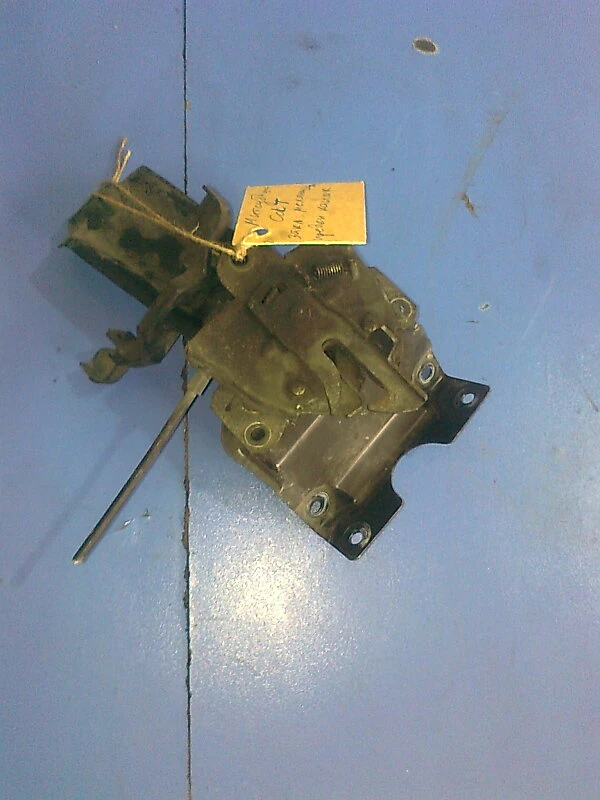 Заключващ механизъм преден капак за Мицубиши Колт 05г. 