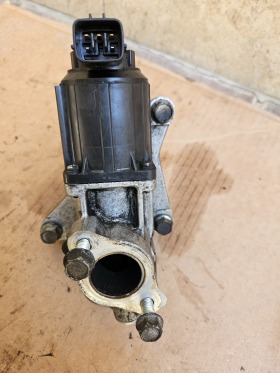 ЕГР клапан + тръба за Мазда CX7, R2AA 2.2D, снимка 3 - Части - 45905679