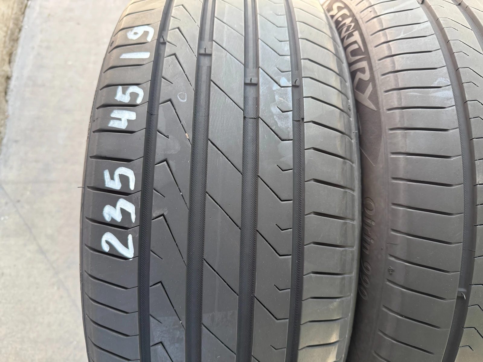  235/45R19 | Mobile.bg   2