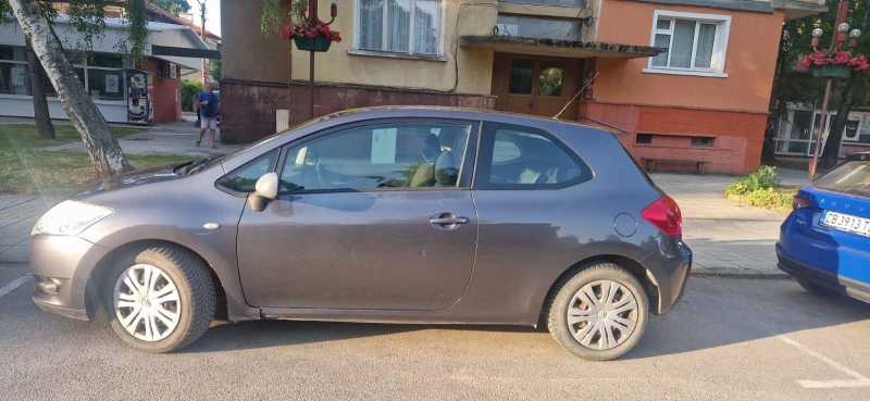 Toyota Auris, снимка 4 - Автомобили и джипове - 46982861