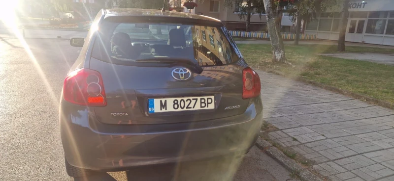 Toyota Auris, снимка 3 - Автомобили и джипове - 46982861