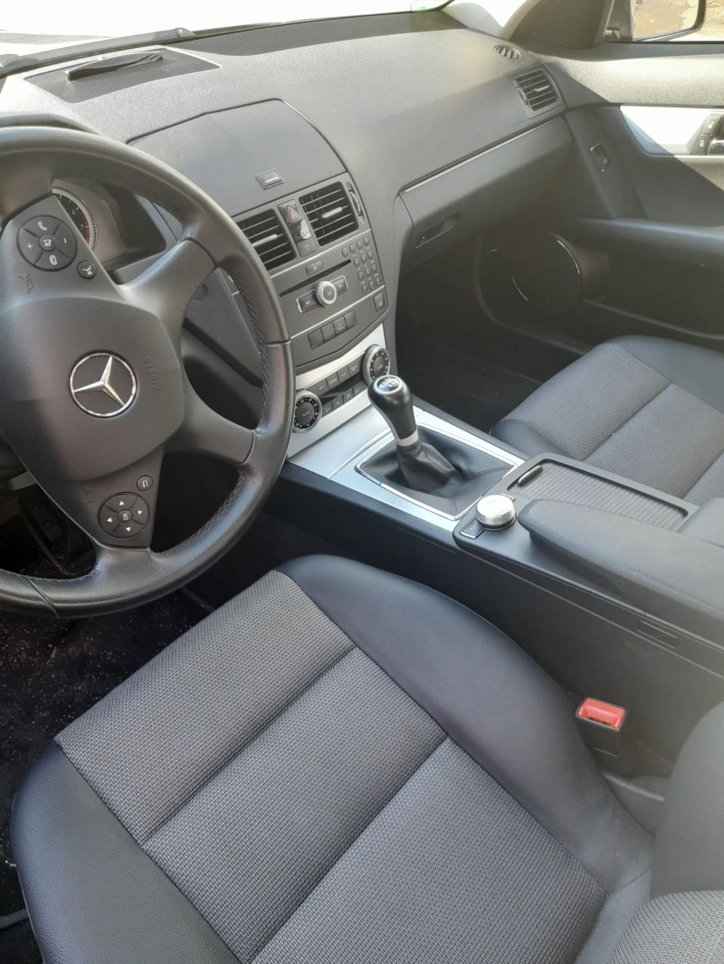 Mercedes-Benz C 180, снимка 7 - Автомобили и джипове - 48293690