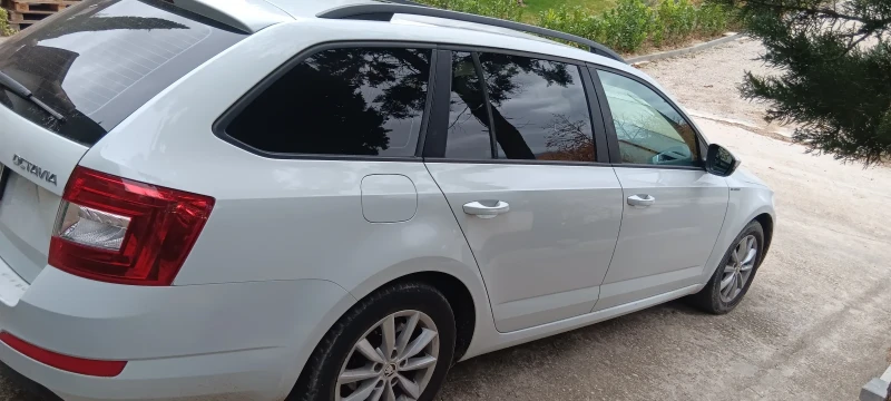 Skoda Octavia, снимка 9 - Автомобили и джипове - 52369241