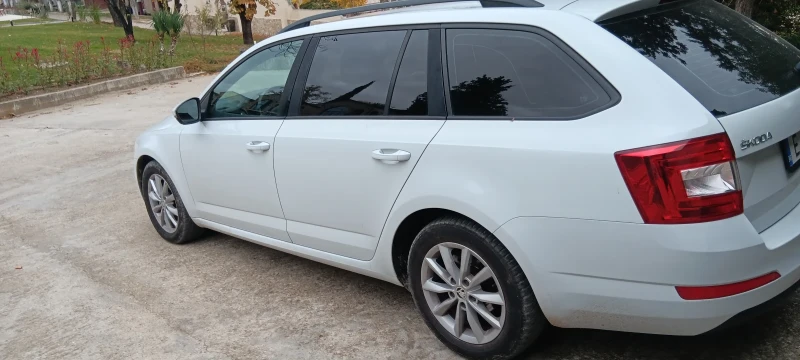 Skoda Octavia, снимка 10 - Автомобили и джипове - 52369241
