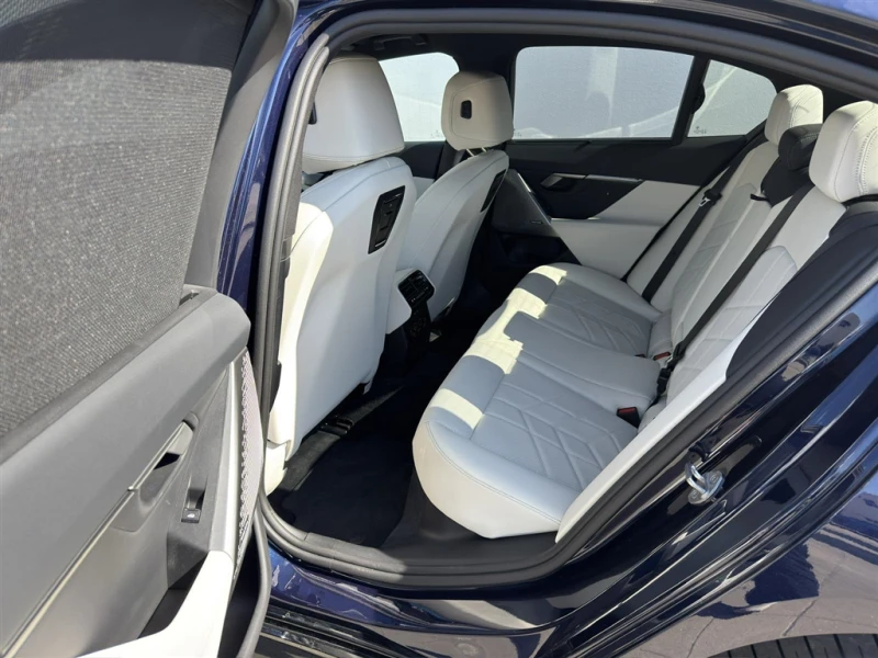 BMW 550 xDrive, снимка 10 - Автомобили и джипове - 50780426