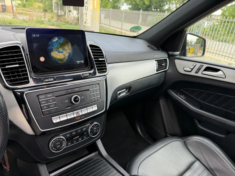 Mercedes-Benz GLE 450 AMG* PANO* FULL* ЛИЗИНГ, снимка 10 - Автомобили и джипове - 51515573