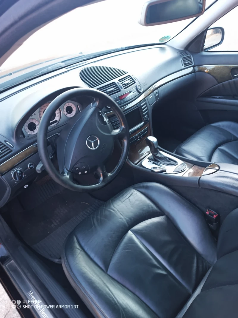 Mercedes-Benz E 320 СМЕНЕНА ВЕРИГА, ГАЗ, снимка 11 - Автомобили и джипове - 51660101