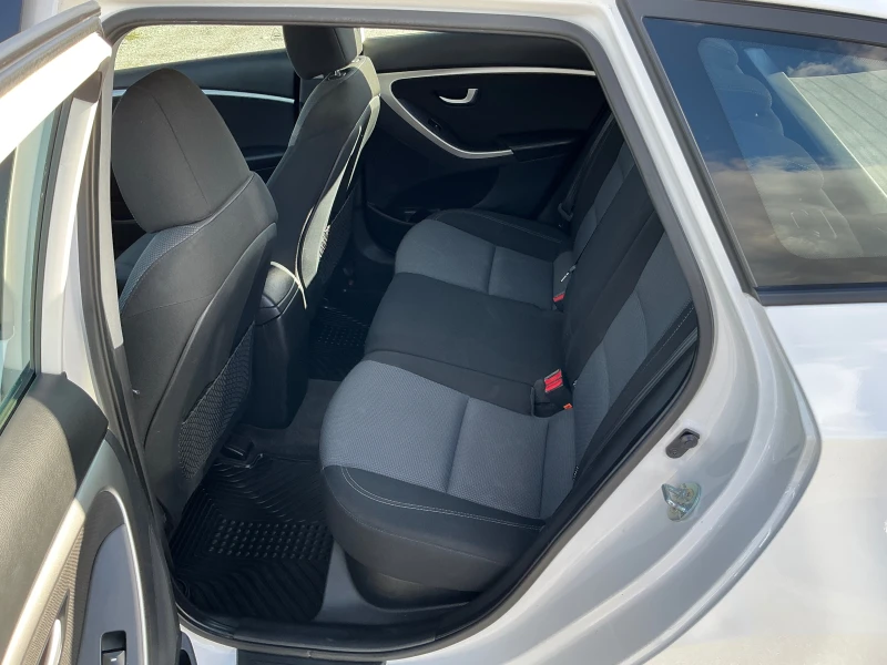 Hyundai I30 1.6 CRDI, снимка 14 - Автомобили и джипове - 52178226