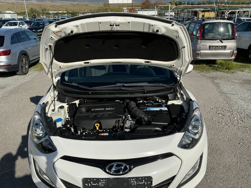 Hyundai I30 1.6 CRDI, снимка 9 - Автомобили и джипове - 52178226