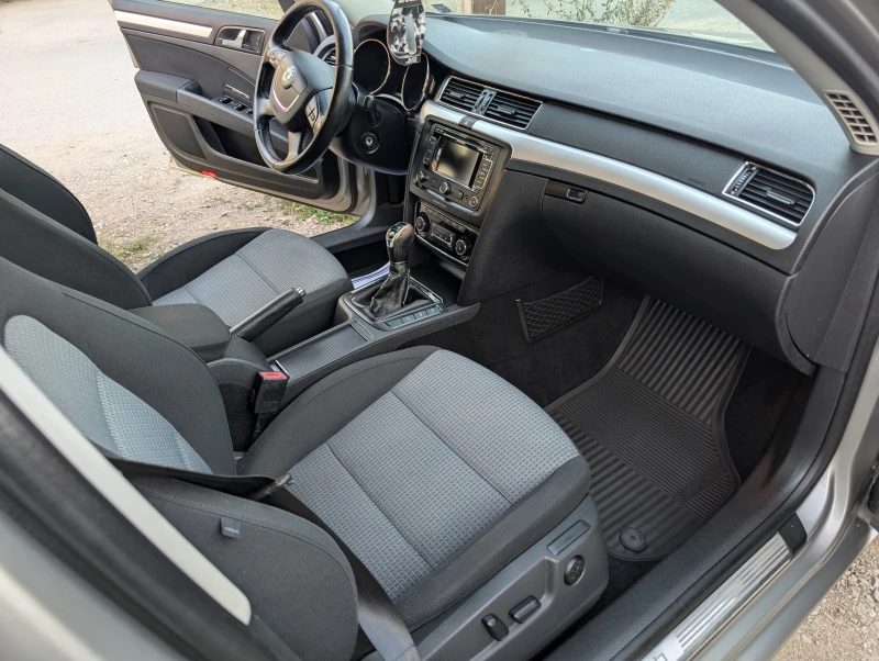 Skoda Superb, снимка 13 - Автомобили и джипове - 52346216