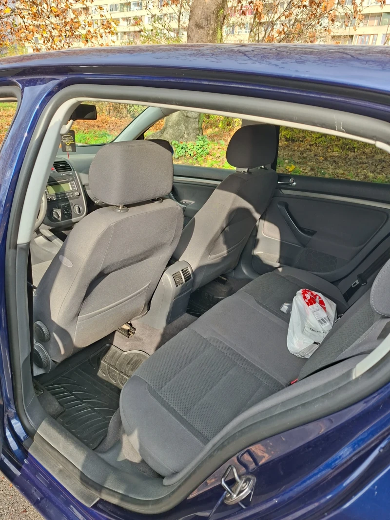 VW Golf 2.0 TDi, снимка 10 - Автомобили и джипове - 52481875