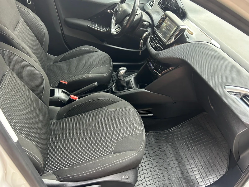 Peugeot 208 1, 6GT LINE BLUE HDI, снимка 11 - Автомобили и джипове - 53046149