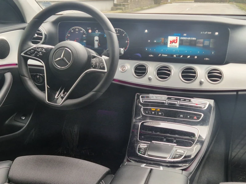 Mercedes-Benz E 220, снимка 13 - Автомобили и джипове - 53435738