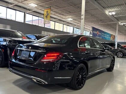 Mercedes-Benz E 300 4MATIC * АвтоКредит (ЦЕНА ДО БГ) - изображение 3