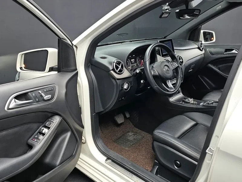 Mercedes-Benz B 200 2.0, снимка 11 - Автомобили и джипове - 54278354