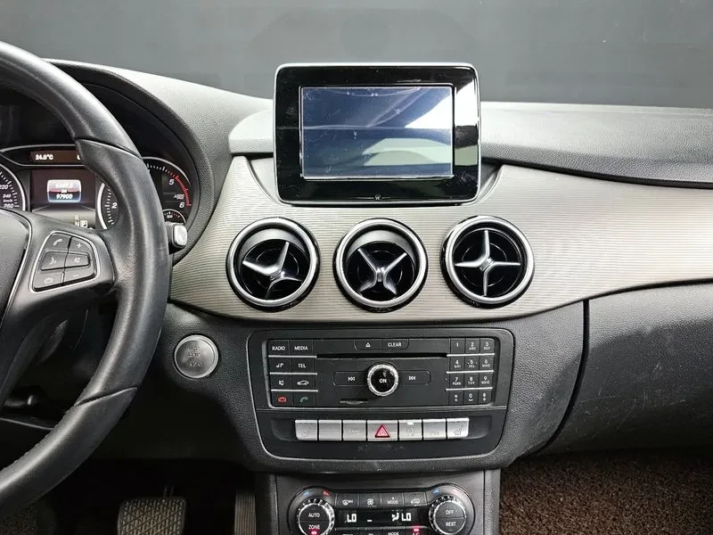 Mercedes-Benz B 200 2.0, снимка 14 - Автомобили и джипове - 54278354