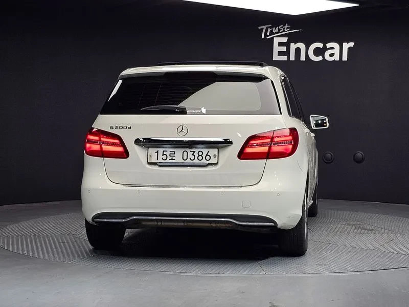 Mercedes-Benz B 200 2.0, снимка 4 - Автомобили и джипове - 54278354