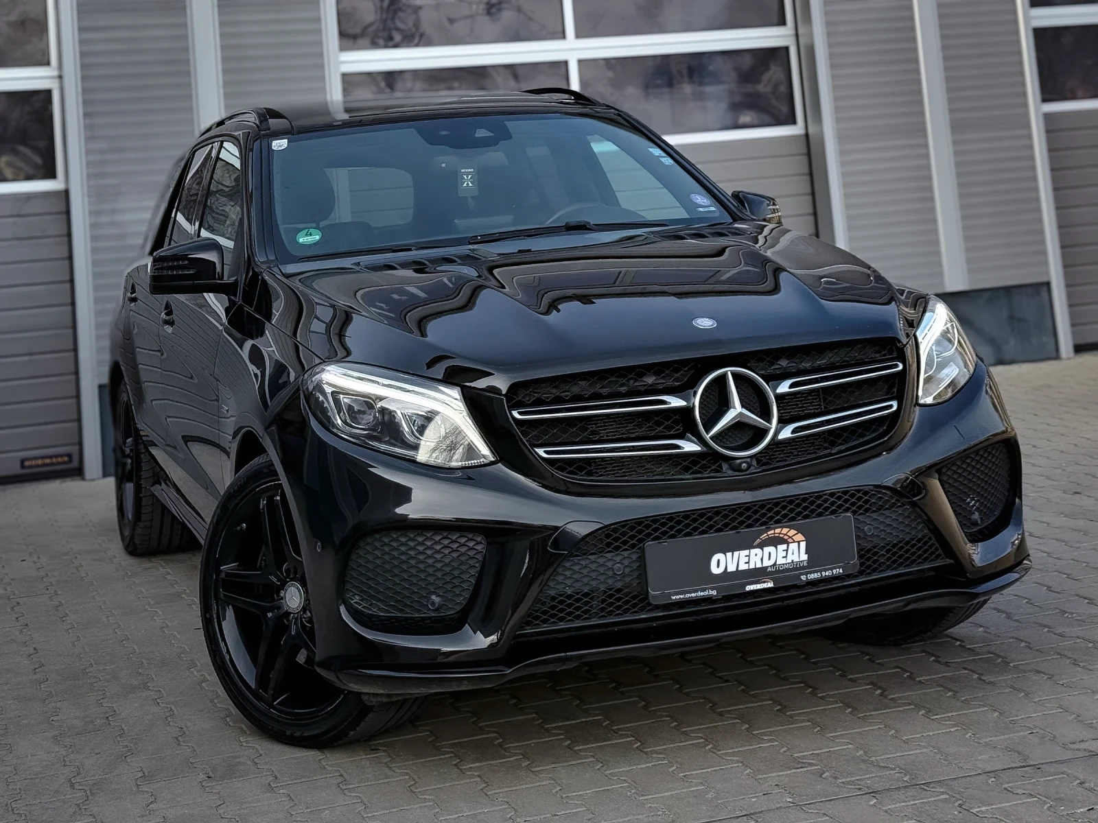Mercedes-Benz GLE 450 AMG AMG* PANO* FULL* ЛИЗИНГ, снимка 3 - Автомобили и джипове - 51515573